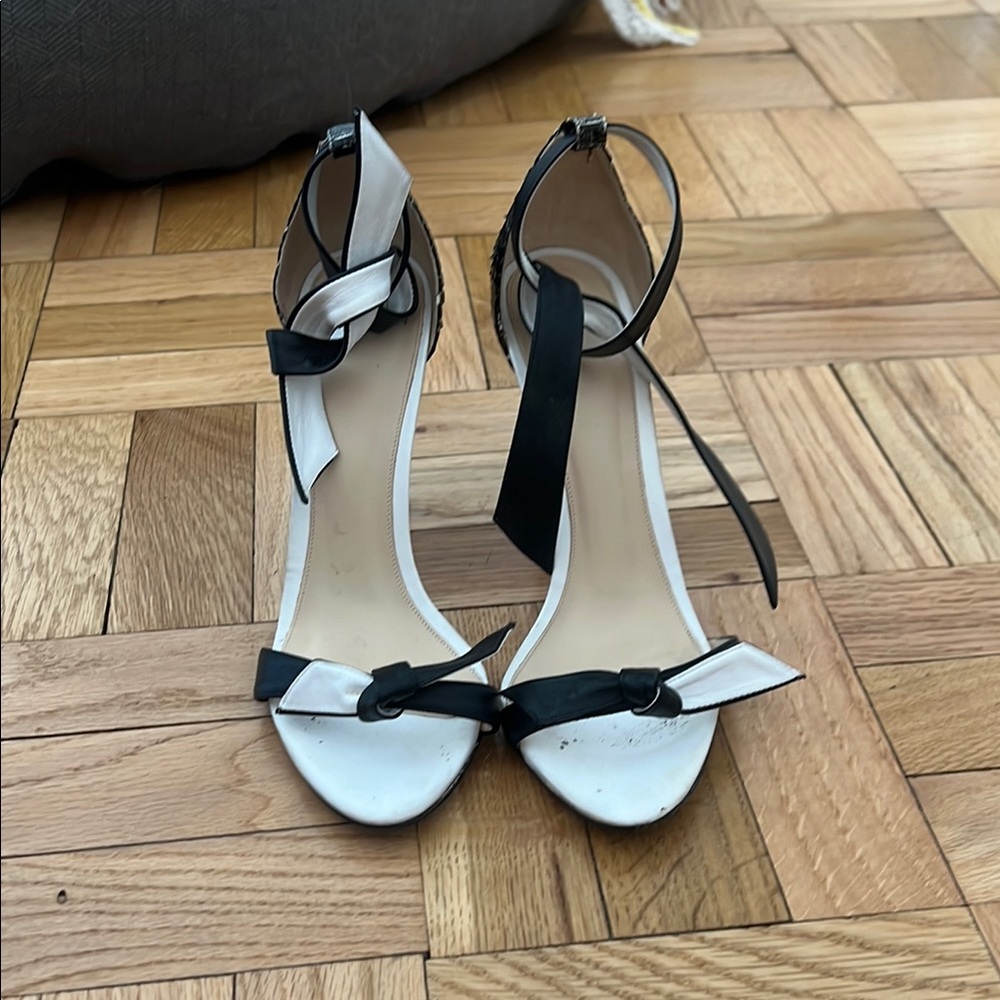 Alexandre Birman Clarita black and white bow heels size 39